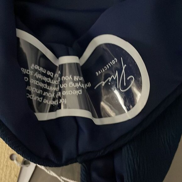 NWT 219.00 PRI Collection AMBERLY SOLID ONE PIECE SWIMSUIT Size XS - Picture 7 of 8